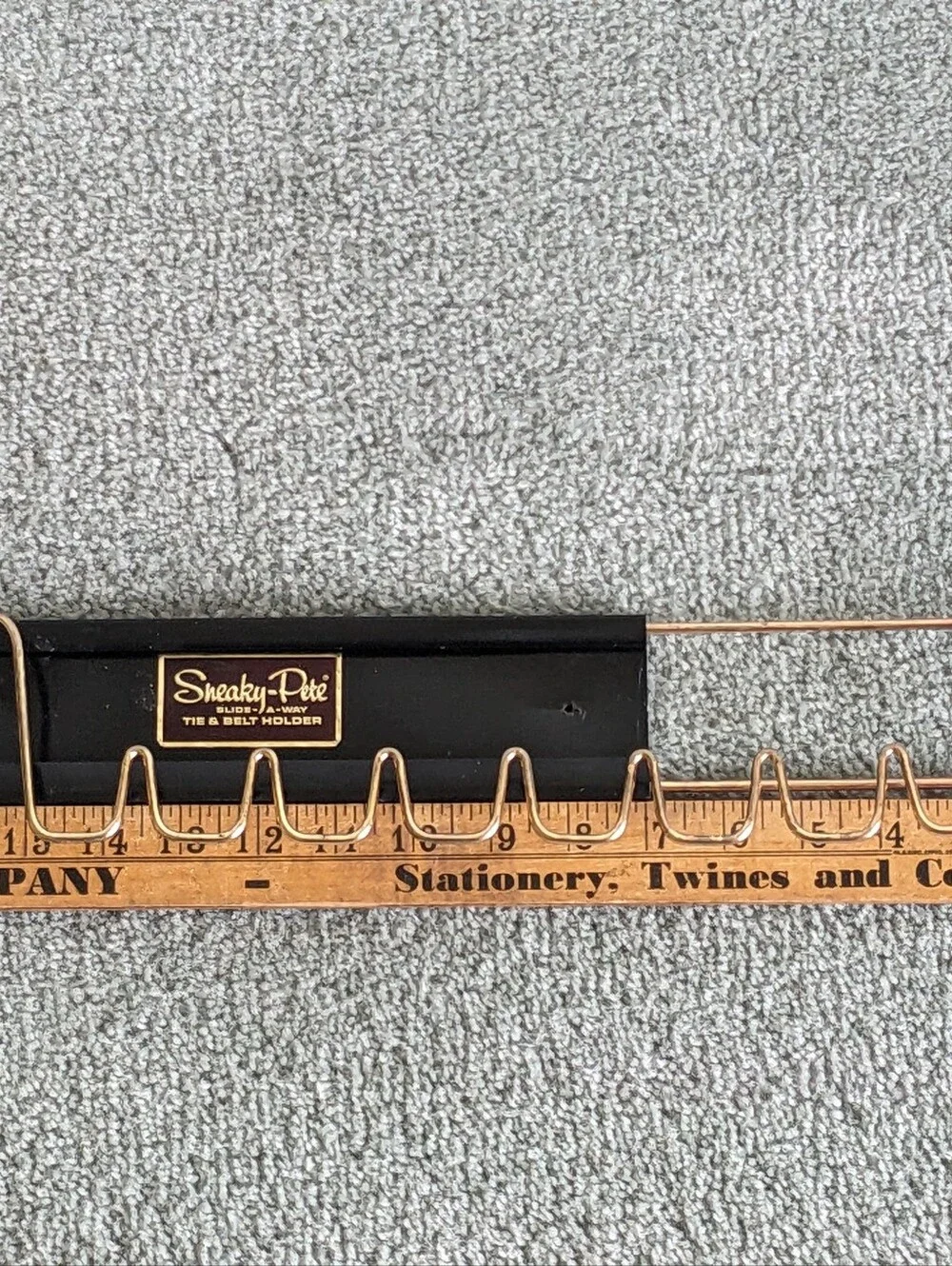 Vintage Sneaky Pete Slide-A-Way Tie & Belt Holder Gold Tone Wire Pre-owned WEAR